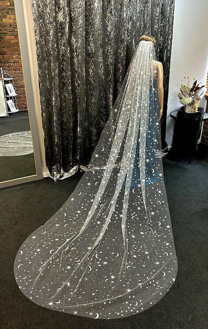 Moon and Star One-Tier Veil (3m)